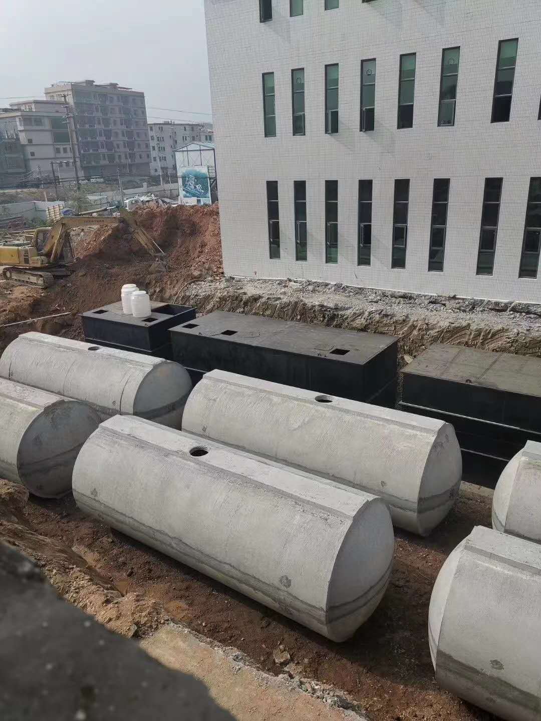 路虎交通化糞池